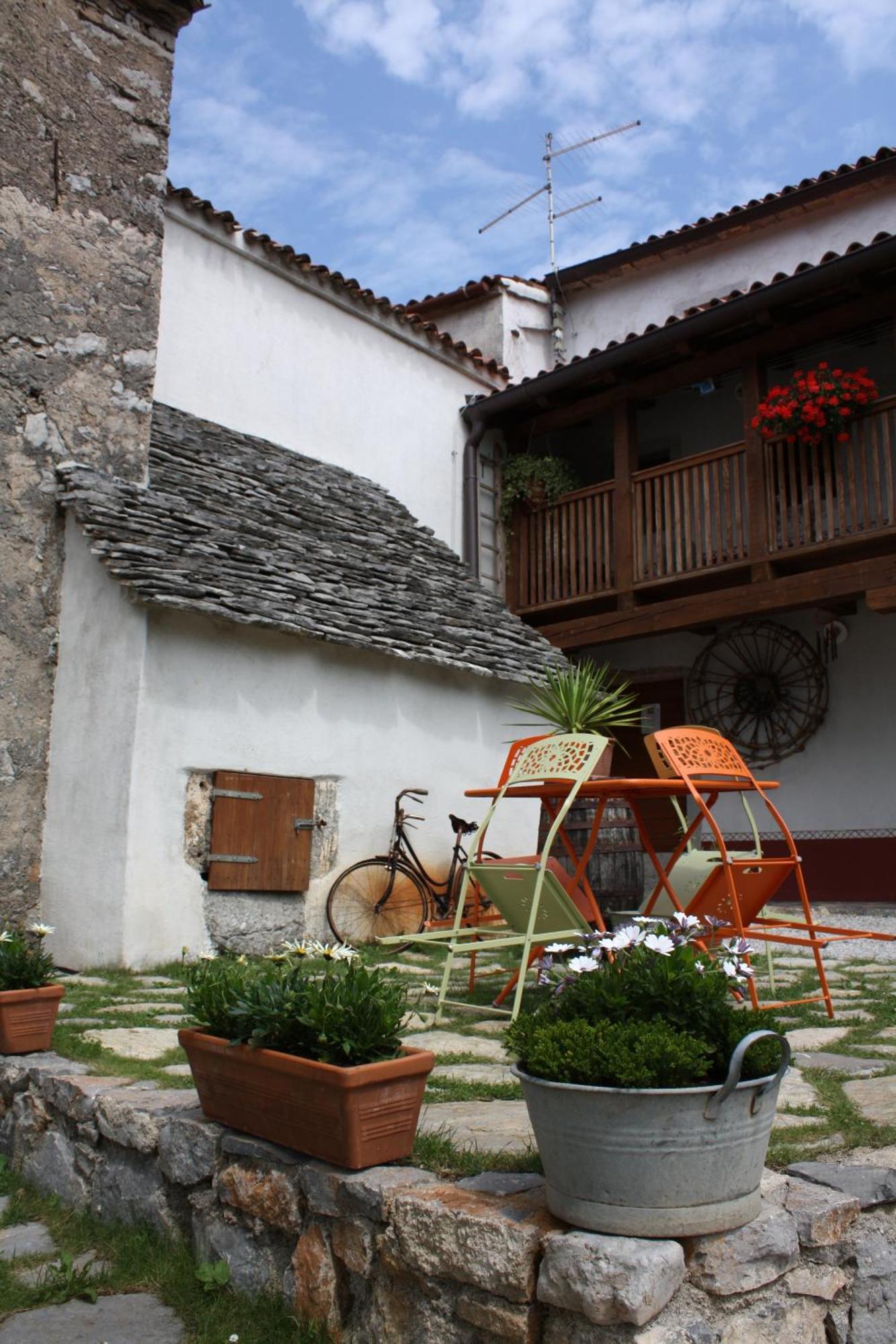 Pliskovica Youth Hostel Eksteriør billede